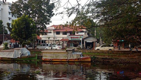 Mahadev Pure Veg Restaurant